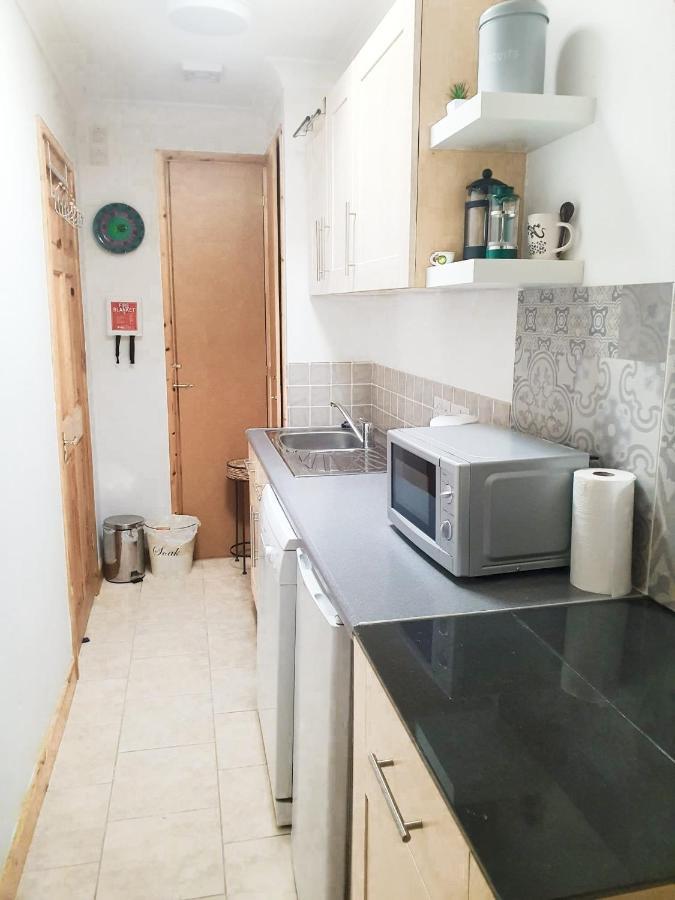 Little Dragons Appartement Poole Buitenkant foto